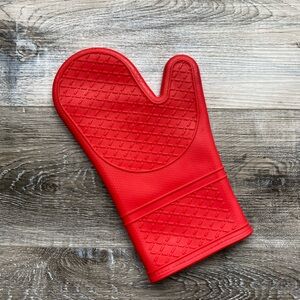 Red Silicone Oven Mitt